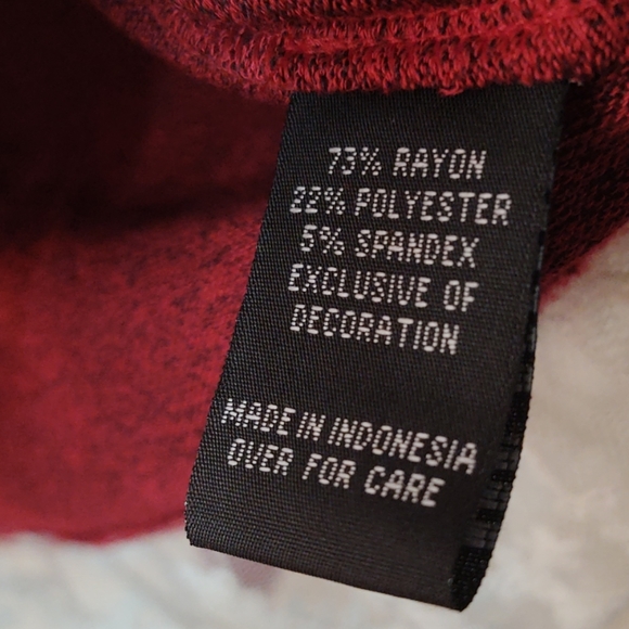 By&by red sweater with lace - Picture 3 of 4